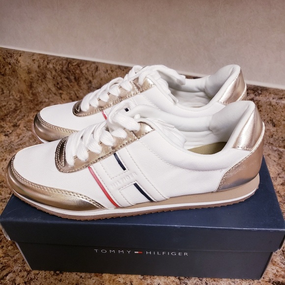Tommy Hilfiger Shoes - Tommy Hilfiger Vibe Sneakers Sz. 10